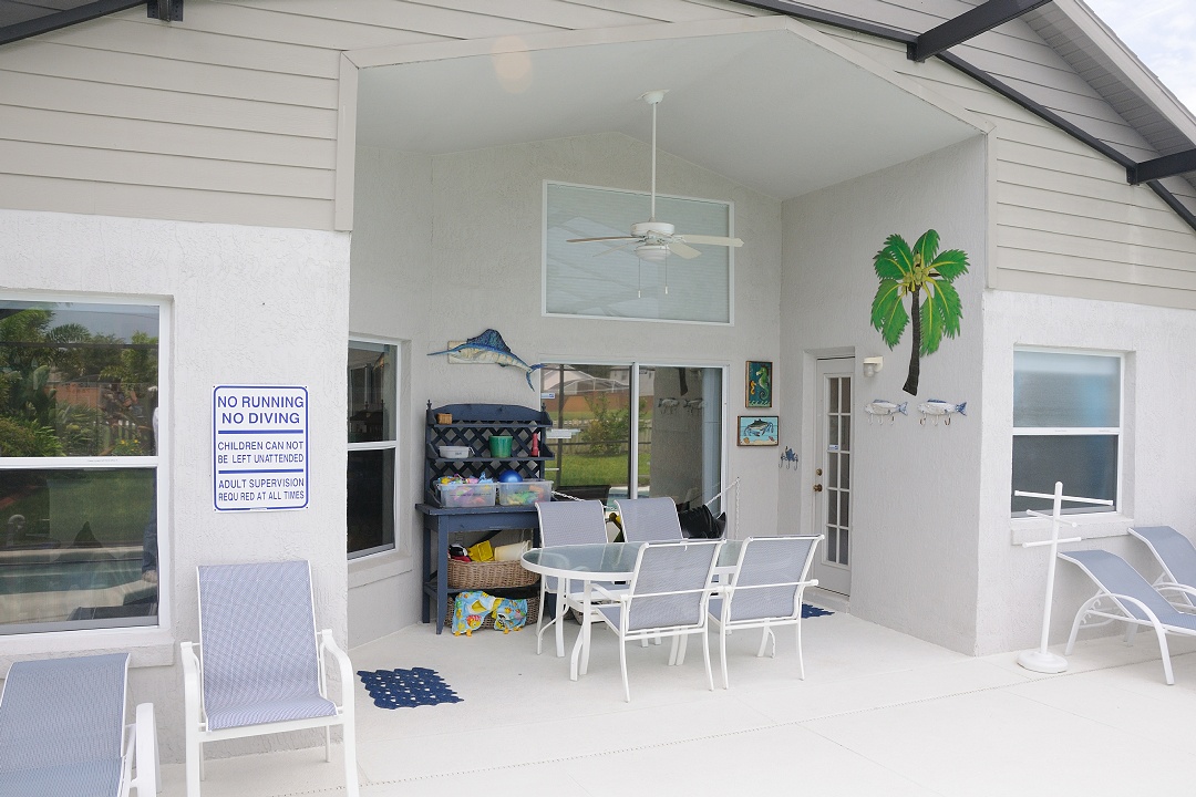 Screened-in Pool Patio