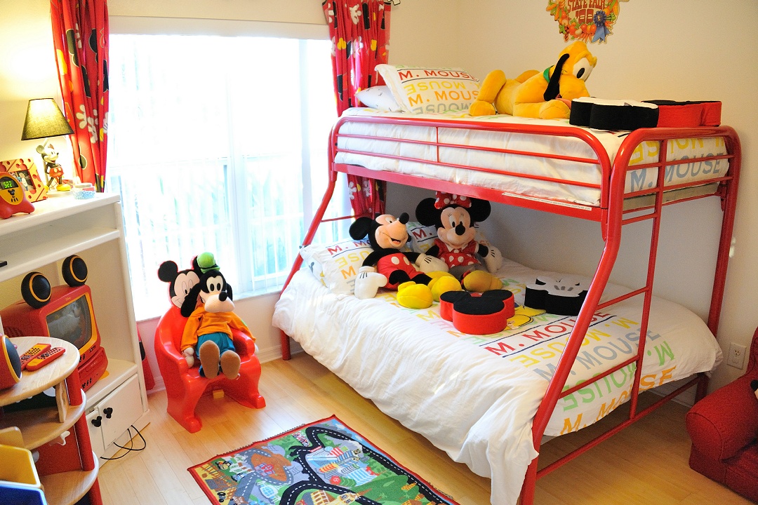 Fourth (Children's) Bedroom